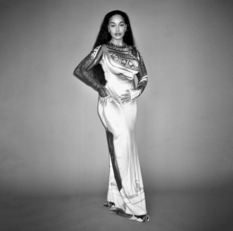 Jorja Smith Releases New Song 'Falling or Flying' Jorja Smith Releases New Song 'Falling or Flying'