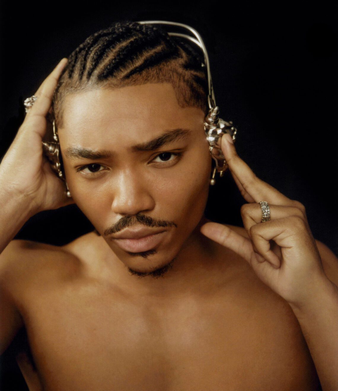 josh-levi-covers-boyz-ii-men-s-let-it-snow