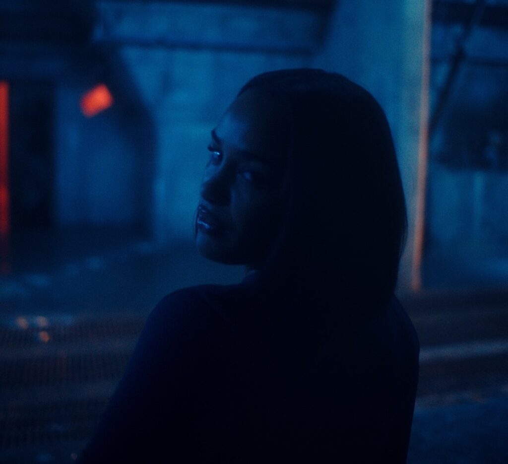 Jorja Smith Releases New Song 'Falling or Flying' Jorja Smith Releases New Song 'Falling or Flying'