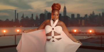 Mary J. Blige in her "Breathing" video.